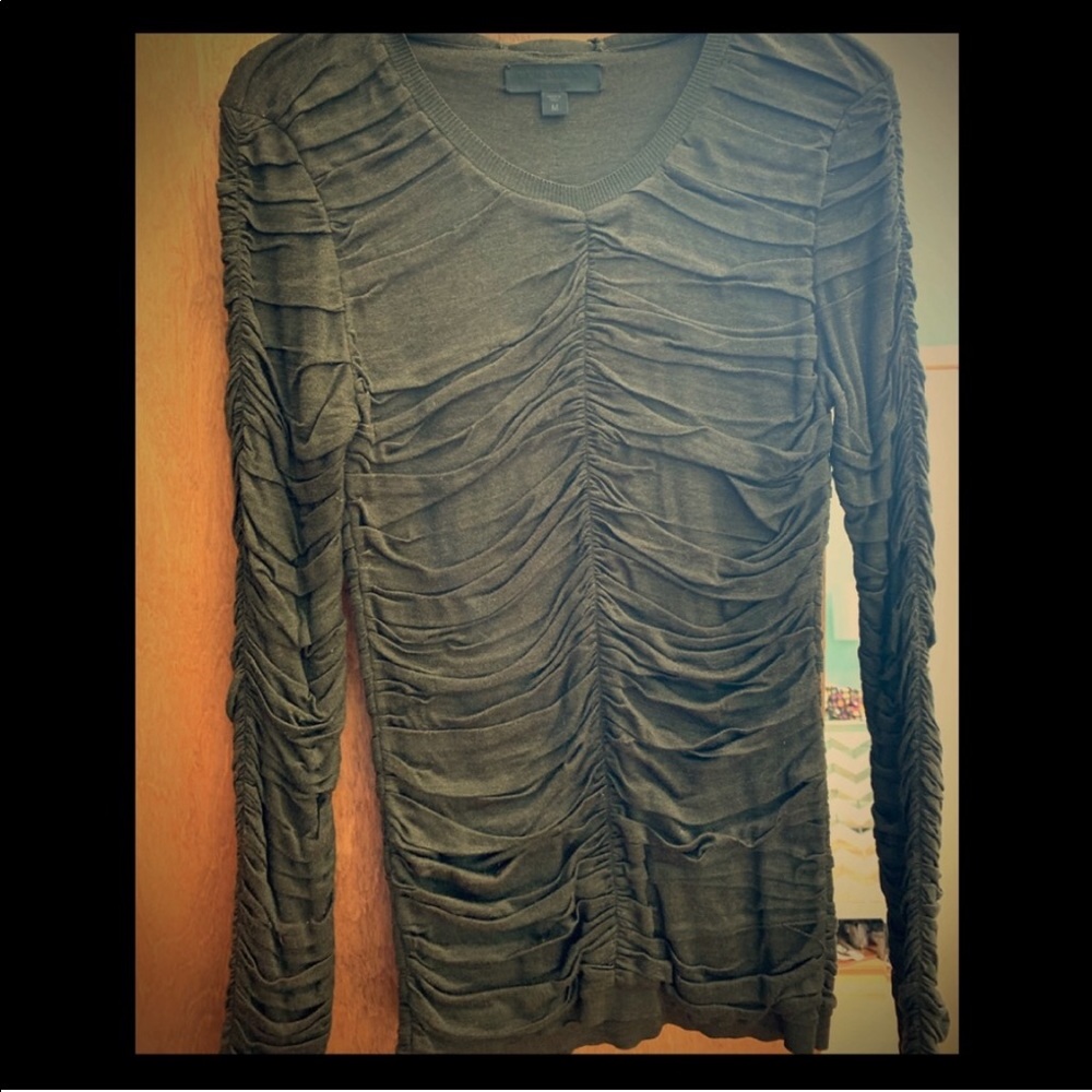 Burberry Sweater like new!